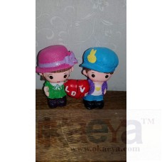OkaeYa.com Cute Romantic Valentine Love Couple Statue Showpiece Gifts; 10 cm; Multicolor